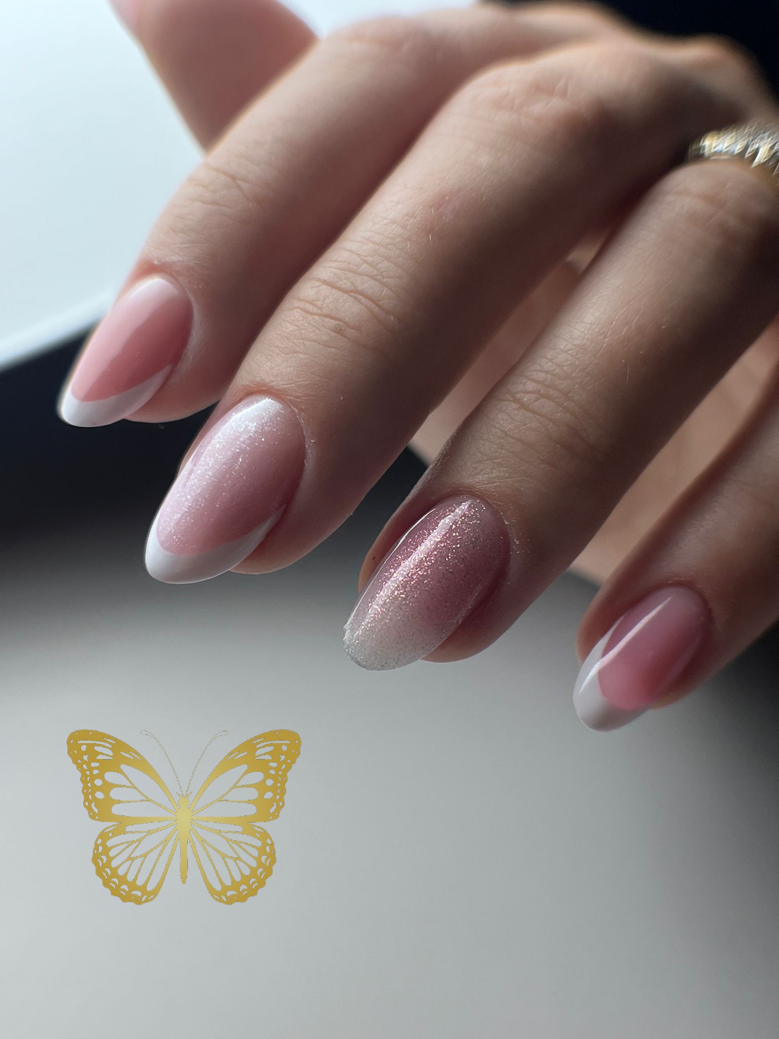 Modelowanie żelowe z błyszczącym wykończeniem